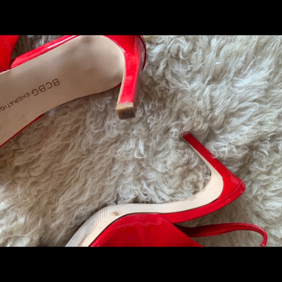 Red patent leather slingback open-toe pumps - Picture 4 of 5